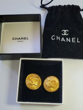 100% Authentic CHANEL Coco Earrings,with A Certificate Of Authenticity